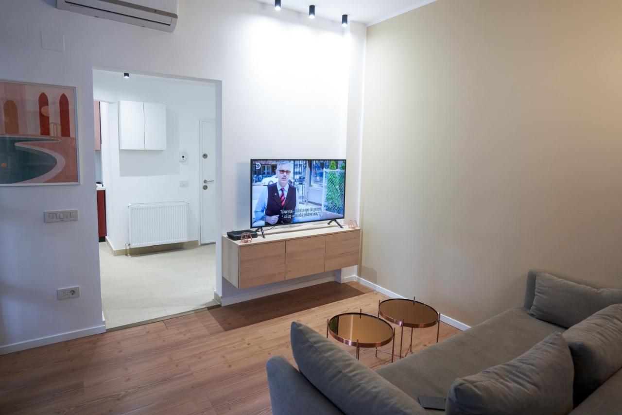 Glamorous Design In Calea Victoriei Appartamento Bucarest